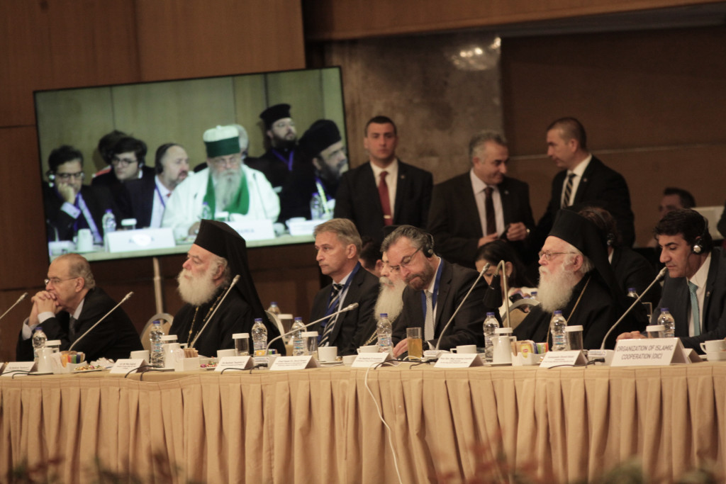 ÄéåèíÞò ÄéÜóêåøç Áèçíþí ãéá ôïí «Èñçóêåõôéêü êáé Ðïëéôéóôéêü Ðëïõñáëéóìü êáé ôçí ÅéñçíéêÞ Óõíýðáñîç óôç ÌÝóç ÁíáôïëÞ//×ÑÇÓÔÏÓ ÌÐÏÍÇÓ