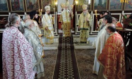 πολυαρχιερατικό