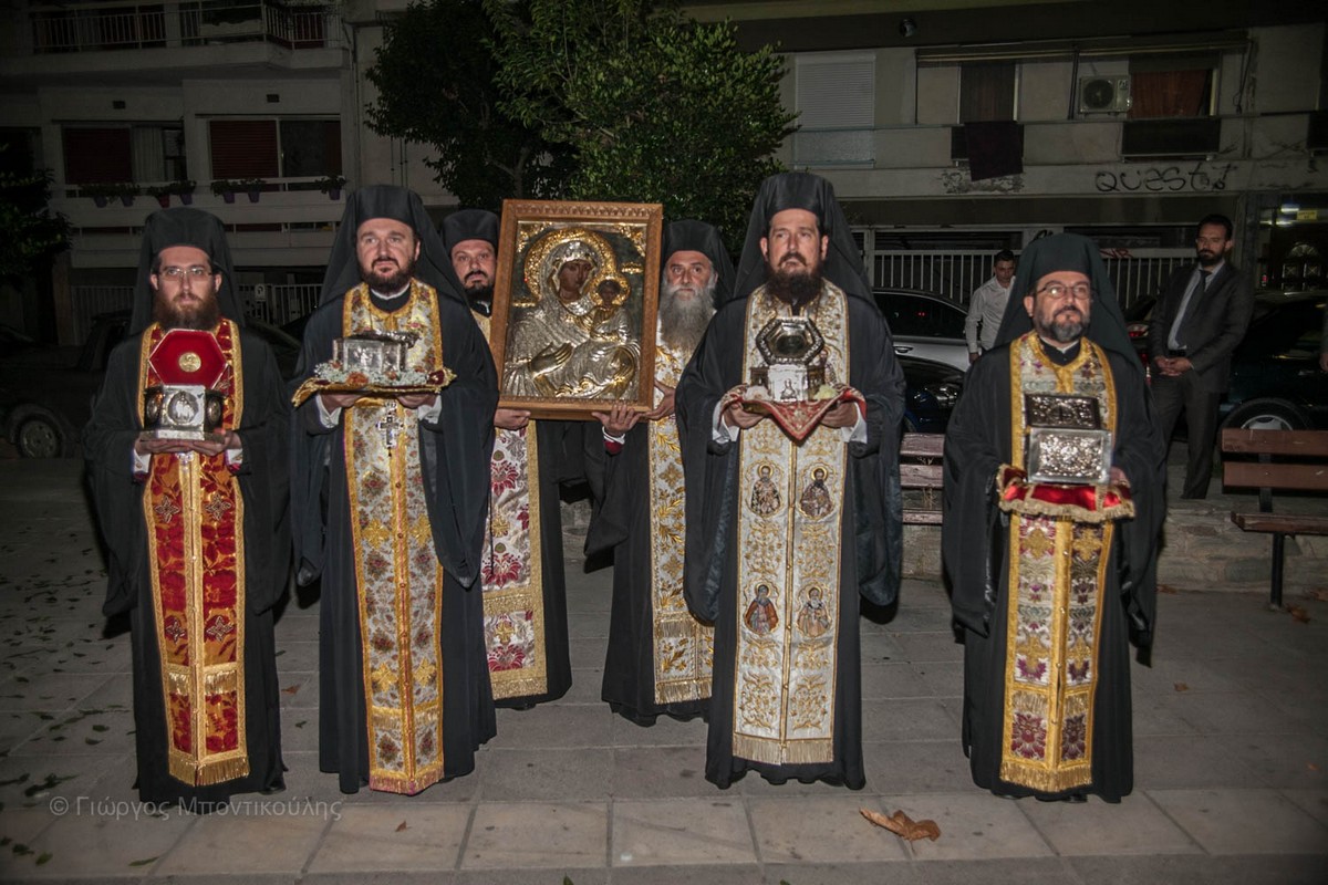 ΕΣΠΕΡΙΝΟΣ-ΕΝ-ΛΑΡΙΣΗ-ΑΓΙΩΝ02