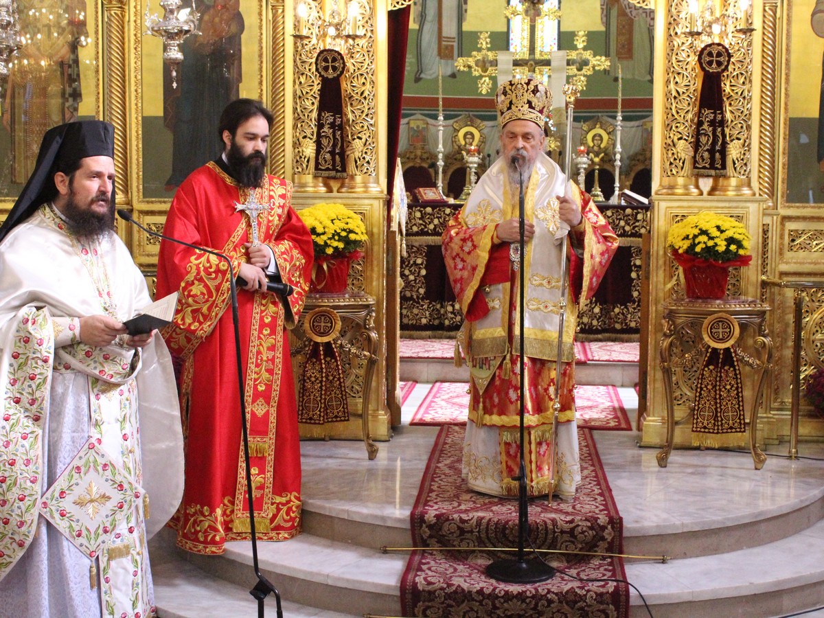 ΠΟΛΥΑΡΧΙΕΡΑΤΙΚΗ-ΘΕΙΑ-ΛΕΙΤΟΥΡΓΙΑ-ΕΝ-ΛΑΡΙΣΗ-ΑΓΙΩΝ-25