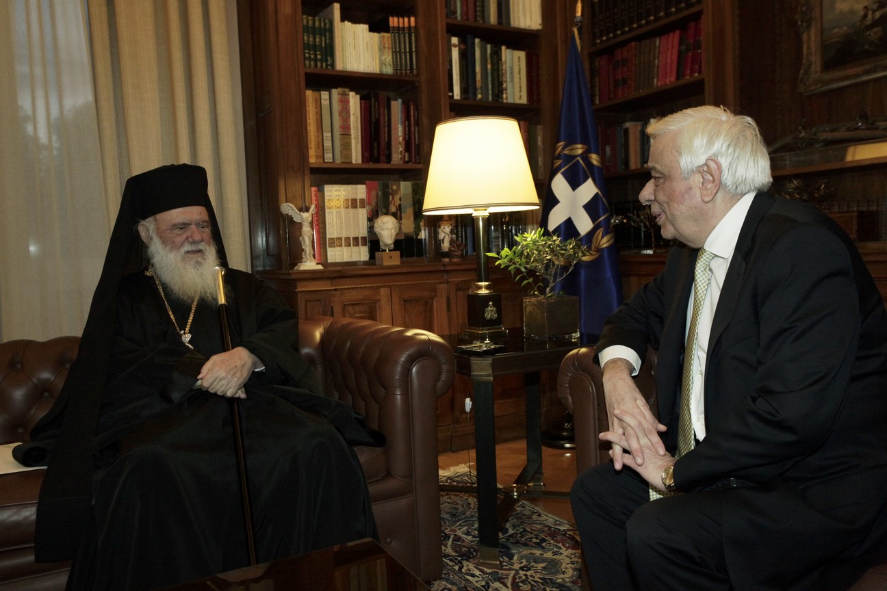 ÓÕÍÁÍÔÇÓÇ ÔÏÕ ÐôÄ ÐÑÏÊÏÐÇ ÐÁÕËÏÐÏÕËÏÕ ÌÅ ÔÏÍ ÁÑ×ÉÅÐÉÓÊÏÐÏ ÉÅÑÙÍÕÌÏ (EUROKINISSI/×ÑÇÓÔÏÓ ÌÐÏÍÇÓ)