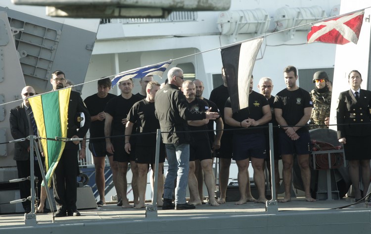 ÈÅÏÖÁÍÅÉÁ ÐÅÉÑÁÉÁÓ//×ÑÇÓÔÏÓ ÌÐÏÍÇÓ//