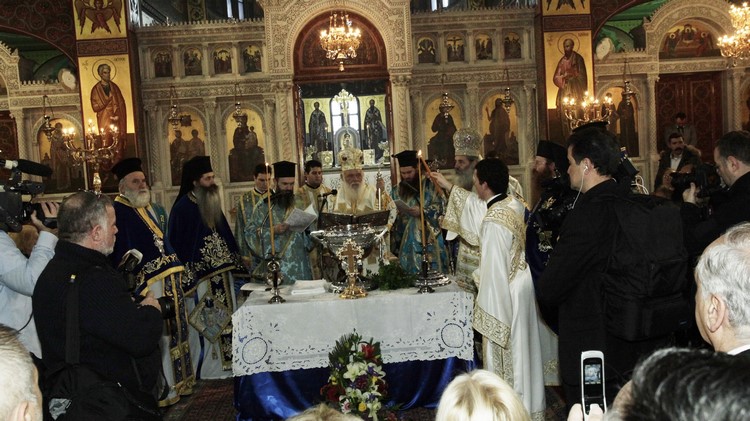 ÐÅÉÑÁÉÁÓ ÈÅÐÖÁÍÅÉÁ--ÈÅÉÁ ËÅÉÔÏÕÑÃÉÁ ÓÔÏÍ ÌÇÔÑÏÐÏËÉÔÉÊÏ ÍÁÏ ÔÏÕ ÐÅÉÑÁÉÁ ×ÏÑÏÓÔÁÔÏÕÍÔÏÓ ÔÏÕ ÁÑ×ÉÅÐÉÓÊÏÐÏÕ ÉÅÑÙÍÕÌÏÕ ÊÁÉ ÓÕÍËÅÉÔÏÕÑÃÏÕÍÔÏÓ ÔÏÕ ÌÇÔÑÏÐ ÐÅÉÑÁÉÁ ÓÅÑÁÖÅÉÌ//×ÑÇÓÔÏÓ ÌÐÏÍÇÓ