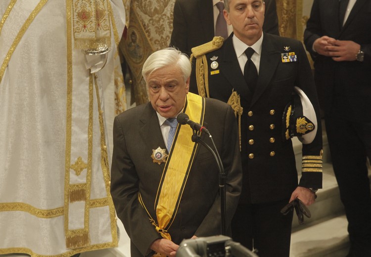 ÊÕÑÉÁÊÇ ÏÑÈÏÄÏÎÉÁÓ-ÔåëåôÞ åðßäïóçò ôùí äéáóÞìùí êáé ôïõ äéðëþìáôïò ôçò áíþôáôçò ôéìçôéêÞò äéÜêñéóçò (ôïõ Ìåãáëüóôáõñïõ ôïõ Áðïóôüëïõ Ðáýëïõ) ôçò Åêêëçóßáò ôçò ÅëëÜäïò óôïí Åîï÷þôáôï Ðñüåäñï ôçò ÅëëçíéêÞò Äçìïêñáôßáò ê. Ð. Ðáõëüðïõëï//×ÑÇÓÔÏÓ ÌÐÏÍÇÓ.