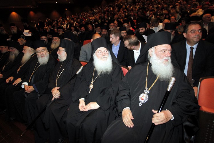 Ï ÁÑ×ÉÅÐÉÓÊÏÐÏÓ ÉÅÑÙÍÕÕÌÏÓ ÓÅ ÅÊÄÇËÙÓÇ ÓÔÏ ÌÅÃÁÑÏ ÌÏÕÓÉÊÇÓ ÔÇÓ ÌÏÍÇ ÂÁÔÏÐÅÄÉÏÕ--×ÑÇÓÔÏÓ ÌÐÏÍÇÓ