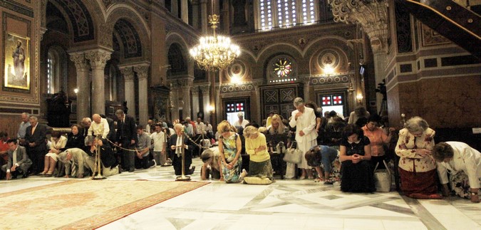 Ï ÁÑ×ÉÅÐÉÓÊÏÐÏÓ ÉÅÑÙÍÕÌÏÓ ÓÔÇÍ ÈÅÉÁ ËÅÉÔÏÕÑÃÉÁ ÓÔÇÍ ÌÇÔÑÏÐÏËÇ ÁÈÇÍÙÍ ÃÉÁ ÔÇÍ ÊÕÑÉÁÊÇ ÔÇÓ ÐÅÍÔÇÊÏÓÔÇÓ--×ÑÇÓÔÏÓ ÌÐÏÍÇÓ