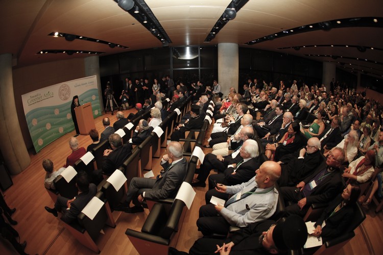 Ï ÐÁÔÑÉÁÑ×ÇÓ ÂÁÑÈÏËÏÌÁÉÏÓ ÓÔÁ ÅÃÊÁÉÍÉÁ ÔÏÕ ÓÕÌÐÏÓÉÏÕ "ÐÑÏÓ ÌÉÁ ÐÉÏ ÐÑÁÓÉÍÇ ÁÔÔÉÊÇ" (Eurokinissi/ÌÐÏÍÇÓ ×ÑÇÓÔÏÓ)