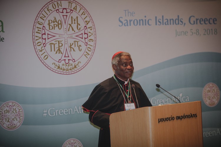 Ï ÐÁÔÑÉÁÑ×ÇÓ ÂÁÑÈÏËÏÌÁÉÏÓ ÓÔÁ ÅÃÊÁÉÍÉÁ ÔÏÕ ÓÕÌÐÏÓÉÏÕ "ÐÑÏÓ ÌÉÁ ÐÉÏ ÐÑÁÓÉÍÇ ÁÔÔÉÊÇ" (Eurokinissi/ÌÐÏÍÇÓ ×ÑÇÓÔÏÓ)