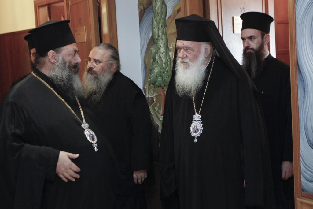 ÓÕÍÁÍÔÇÓÇ ÔÏÕ ÁÑ×ÉÅÐÉÓÊÏÐÏÕ ÉÅÑÙÍÕÌÏÕ ÌÅ ÔÇÍ ÄÉÁÍÁÊÏÉÍÂÏÕËÅÕÔÉÊÇ ÓÕÍÏÄÏ ÔÙÍ ÏÑÈÏÄÏÎÙÍ ÂÏÕËÅÕÔÙÍ--×ÑÇÓÔÏÓ ÌÐÏÍÇÓ//EUROKINISSI