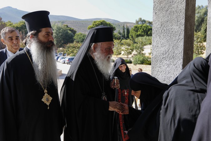 ÅÐÉÌÍÇÌÏÓÕÍÇ ÄÅÇÓÇ ÁÐÏ ÔÏÍ ÁÑ×ÉÅÐÉÓÊÏÐÏ ÉÅÑÙÍÕÌÏ ÃÉÁ ÔÁ ÈÕÌÁÔÁ ÔÙÍ ÐÕÑÊÁÃÉÙÍ ÓÔÏ ÍÔÁÏÕ ÐÅÍÔÅËÇÓ (Eurokinissi/ÊÏÍÔÁÑÉÍÇÓ ÃÉÙÑÃÏÓ)