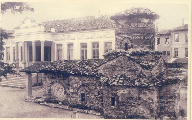 Σπάνια απεικόνιση της Αγίας Τριάδoς σε εκκλησία της Καστοριάς1