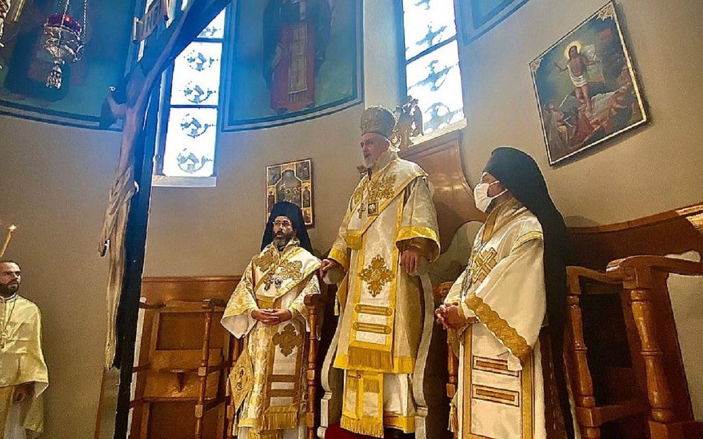 τρισαρχιερατική