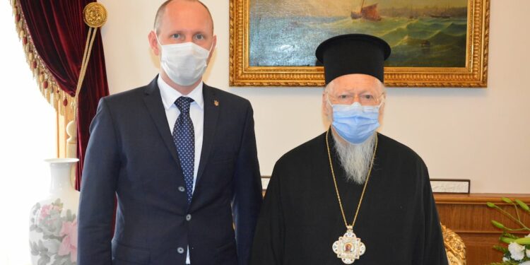 οικουμενικός