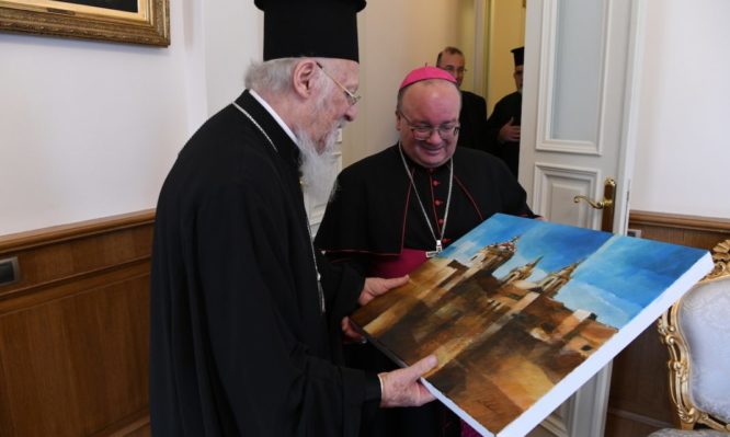 οικουμενικός