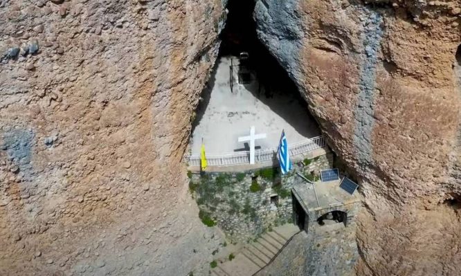 παναγία του βράχου