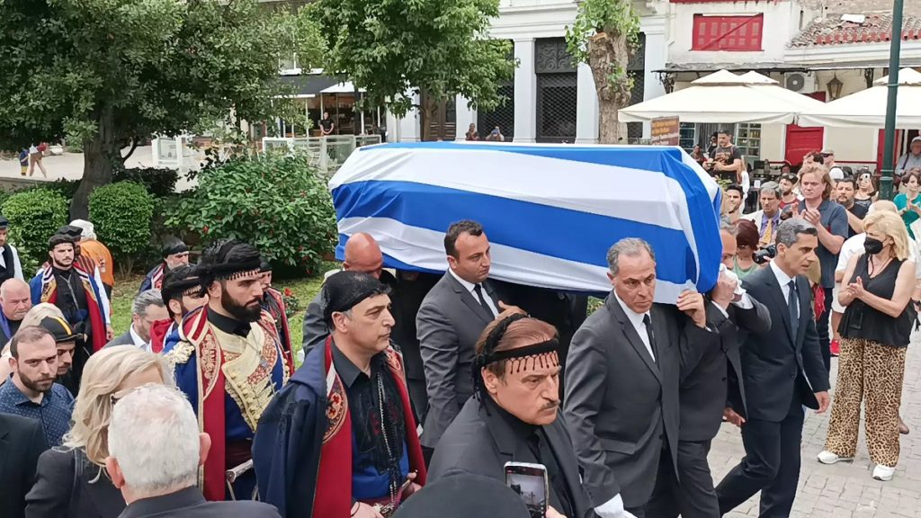 γιάννης μαρκόπουλος