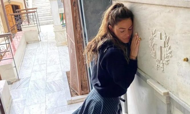 μαρία μενούνος