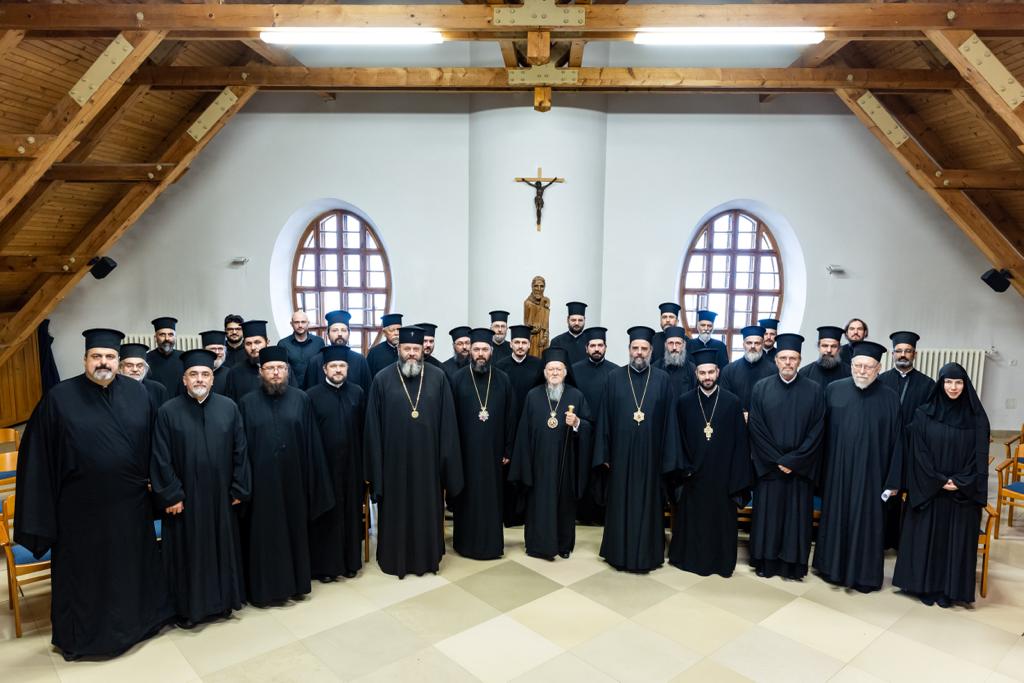 οικουμενικός