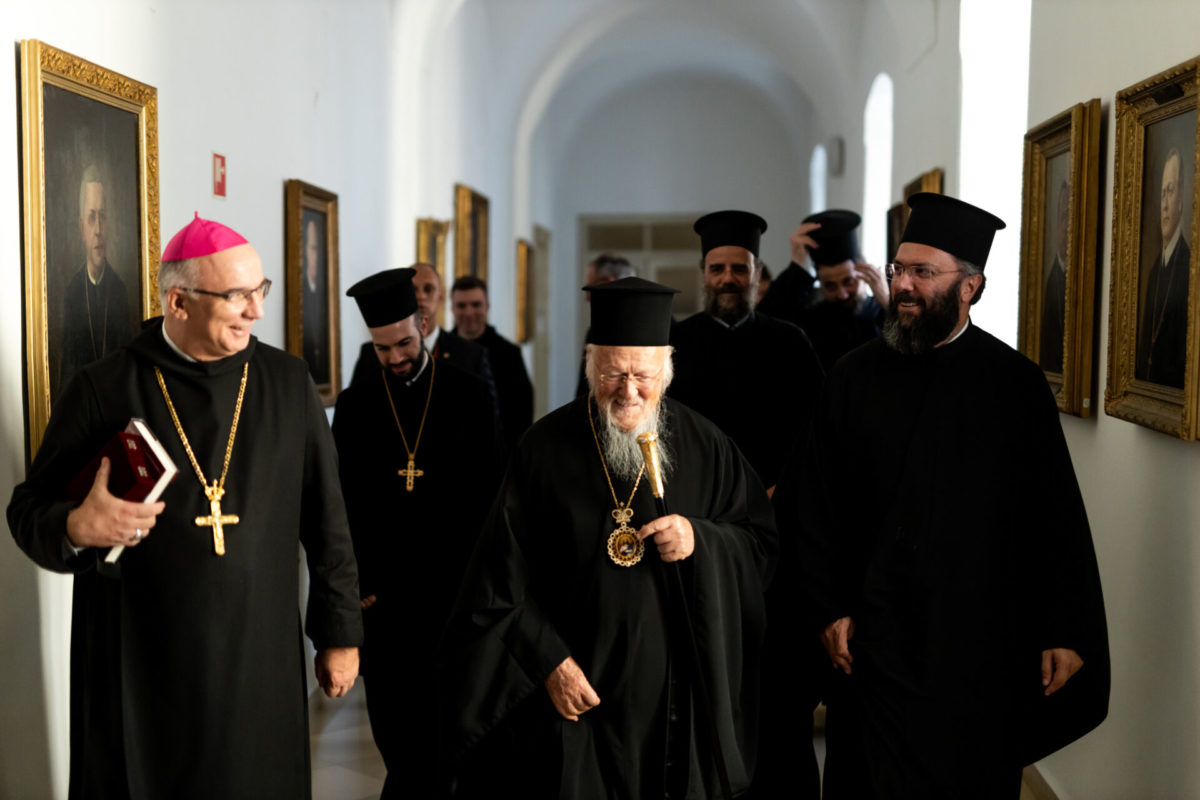 οικουμενικός