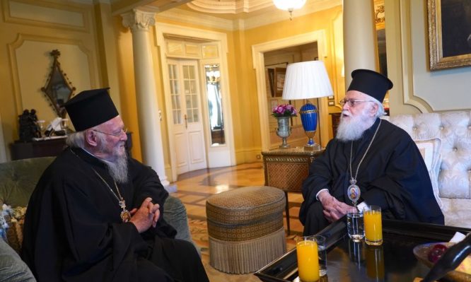 οικουμενικός