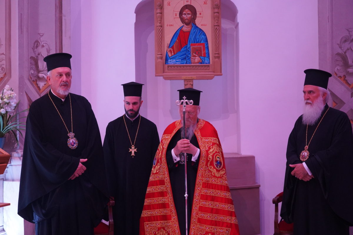 οικουμενικός