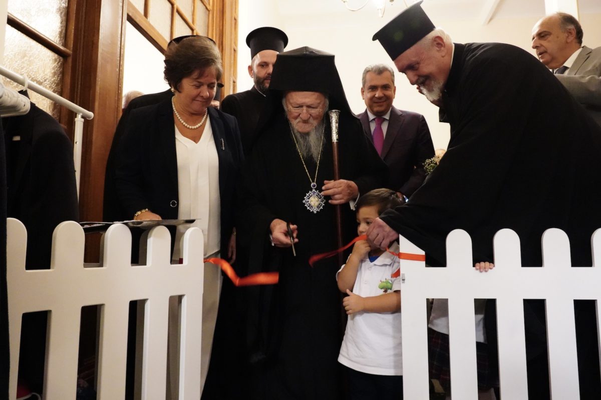 οικουμενικός