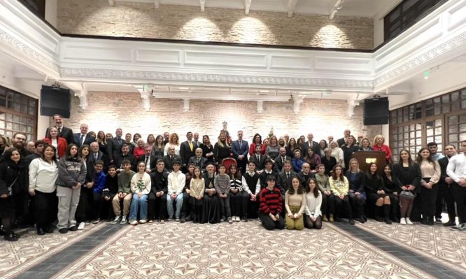 οικουμενικός